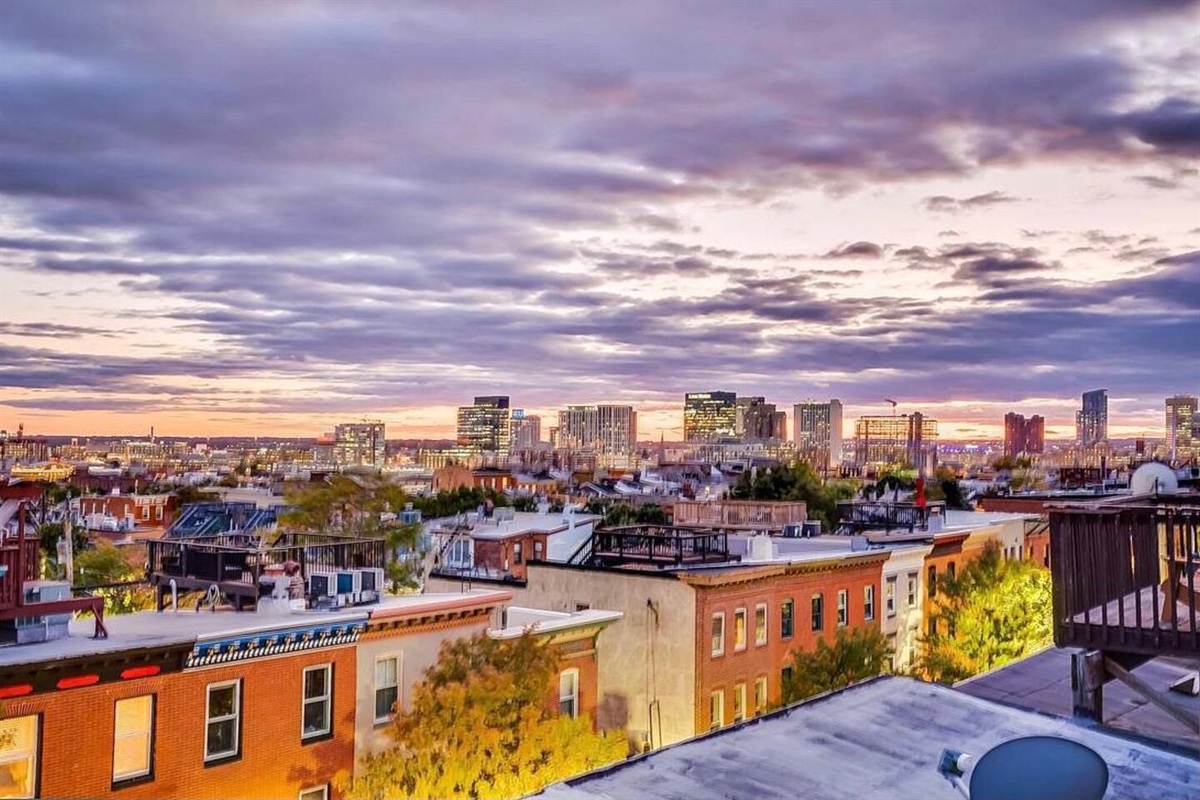 Two tiered roof top deck with panoramic views of the city skyline, harbor and park. Best views in the city!