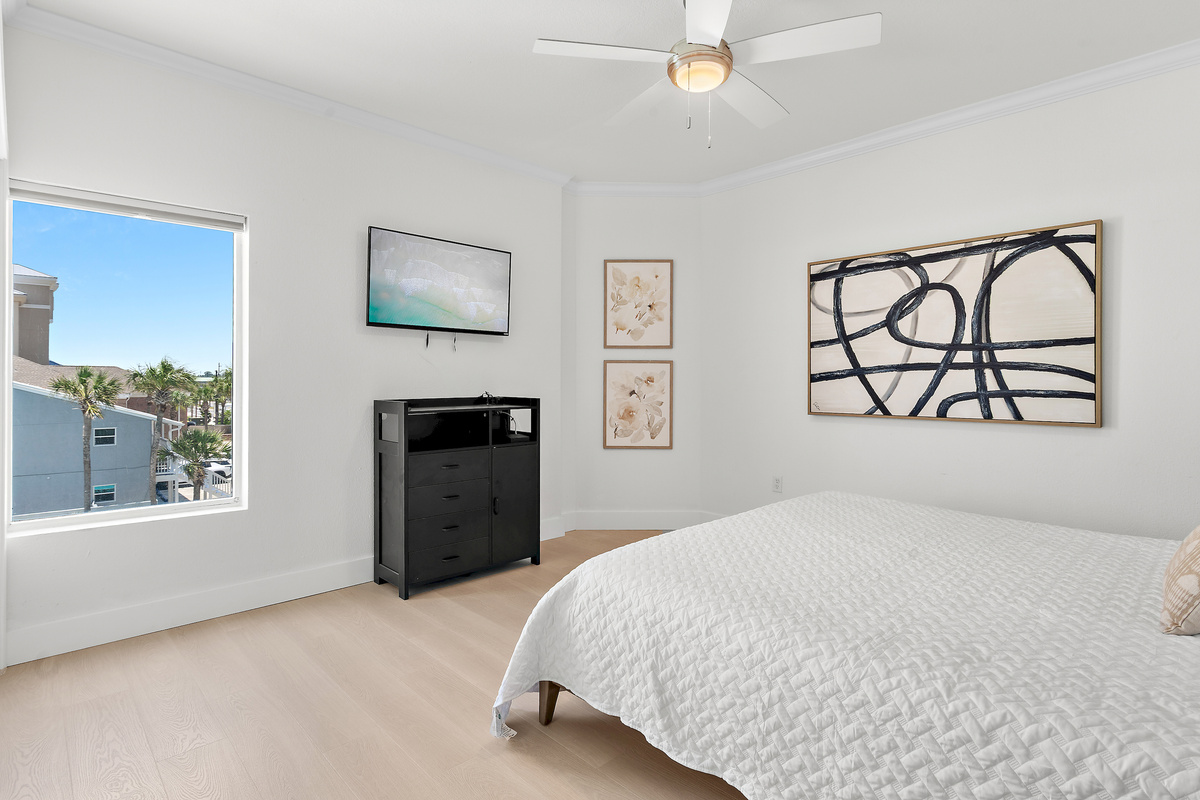 Guest Bedroom 1: King Bed, Smart TV, Gulf and Pool Views, Private Bathroom with Shower/Tub Combo (sleeps 2)