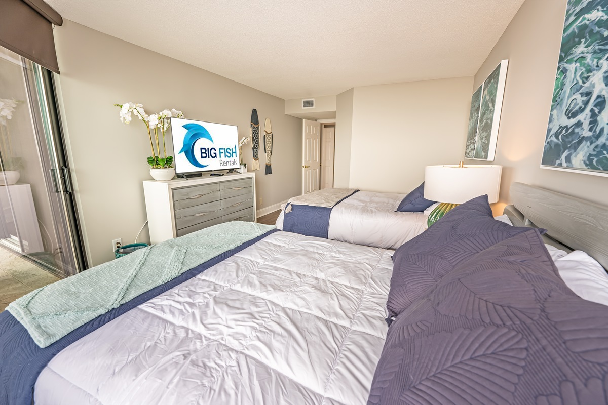 Room with Stunning Views🌊☀️