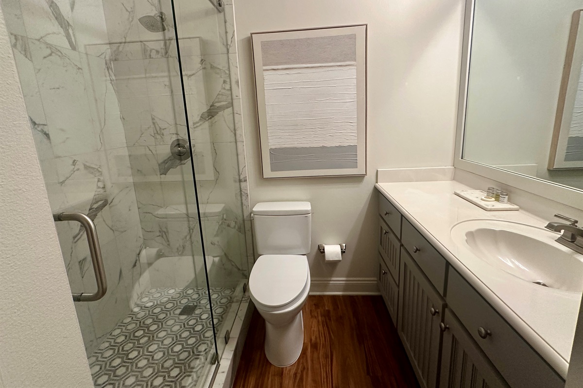 Primary En-Suite Bathroom