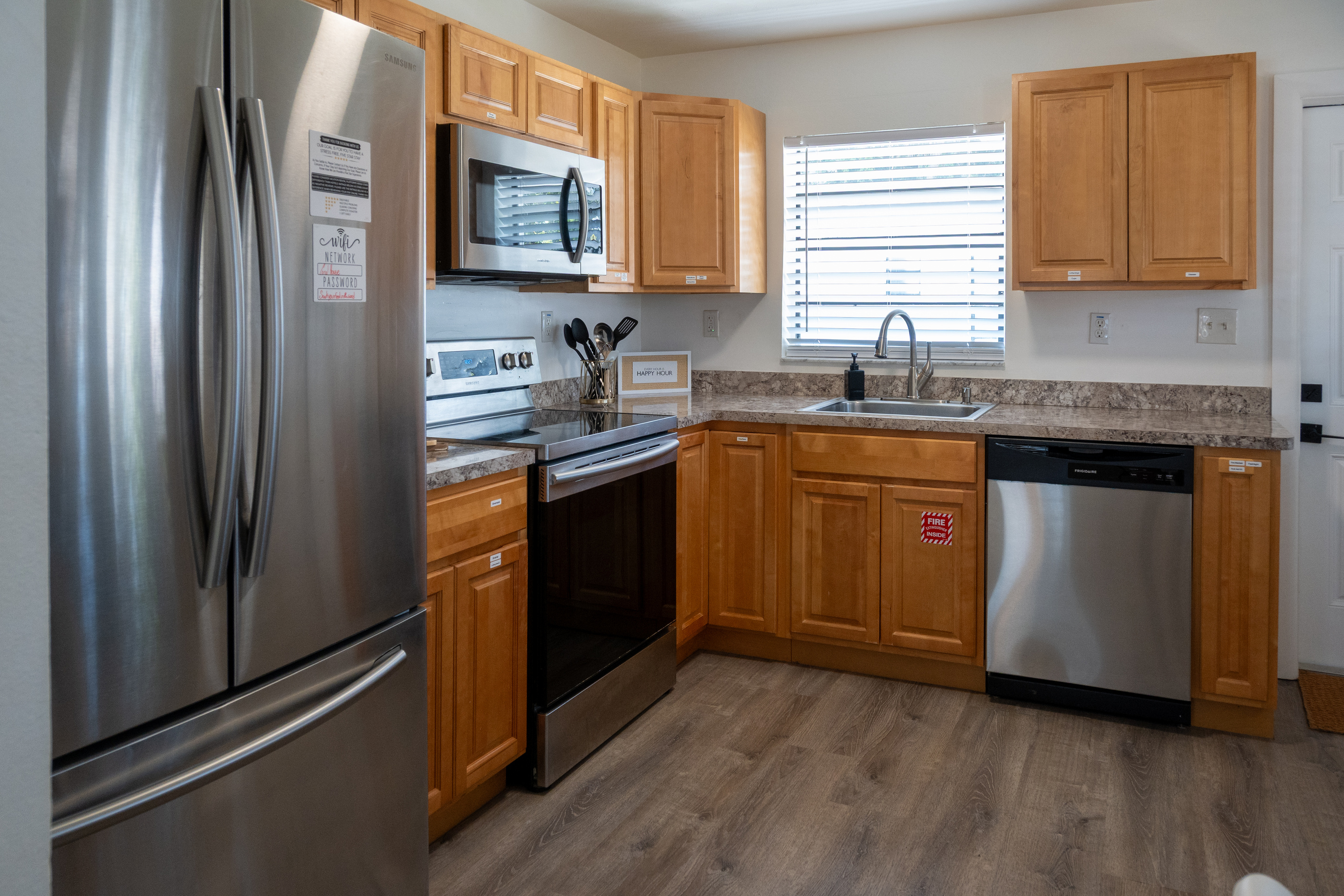 Stainless stove, dishwasher and full-size fridge – everything you need to cook