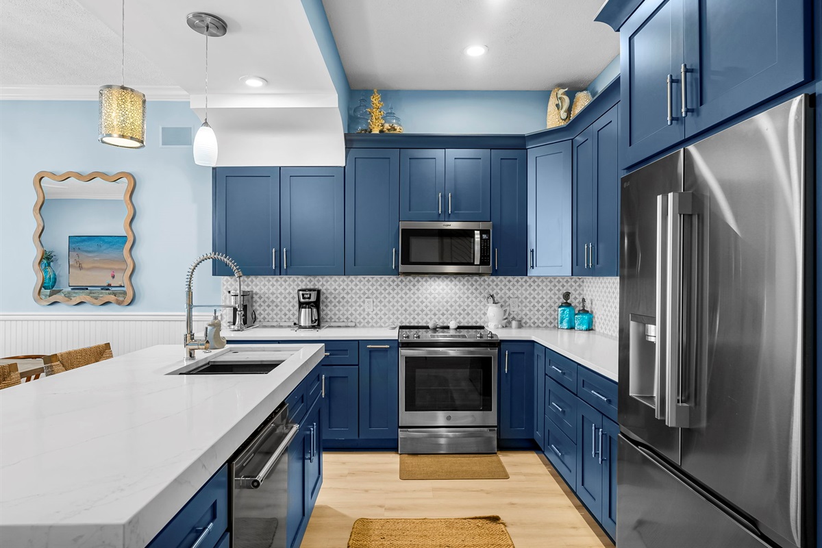 Fully equipped kitchen: granite counters, stainless appliances, plus a wine cooler/ice-maker & kitchenette. Dining room and breakfast bar seat 10 comfortably