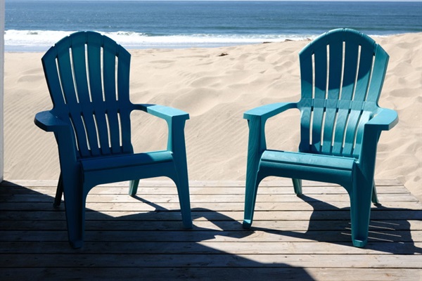 Deck chairs for guest use