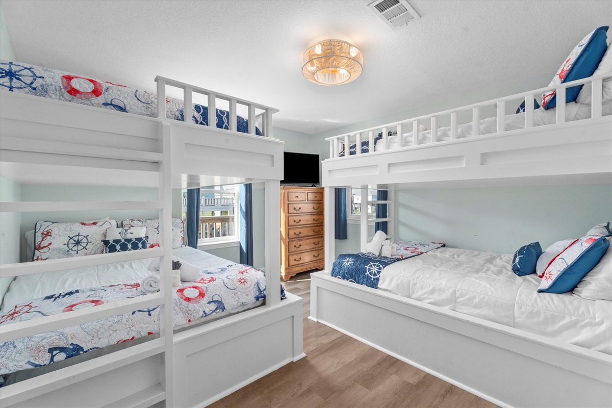 78a1ec79e25b4520b2c98868c533aa09 Large | Beachhouse | Texas | TX | Vacation Homes | Galveston | Crystal Beach | Kokomo | Breezy Days | Beachfront Elegance | Sunrise Serenity | Southern Sands Property Management, LLC