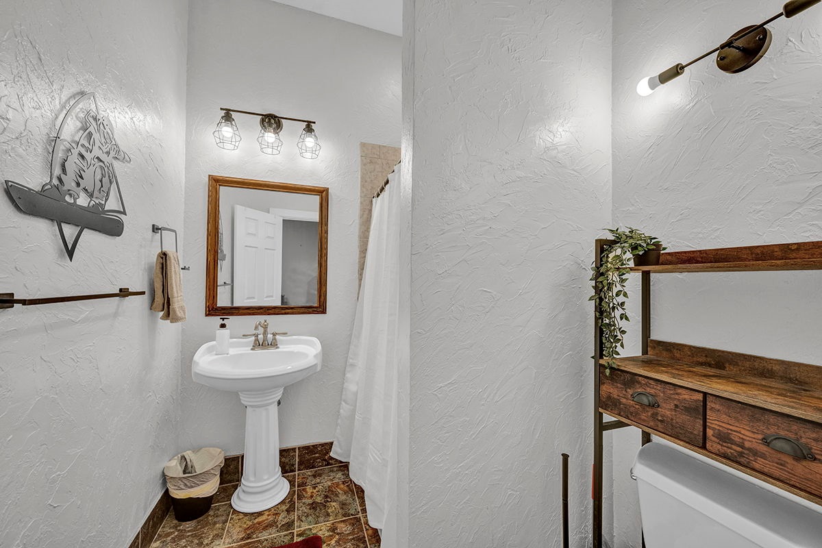 Full Bathroom