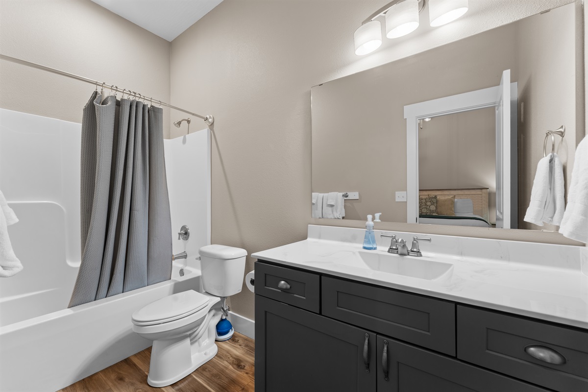 Ensuite bathroom for bedroom #4