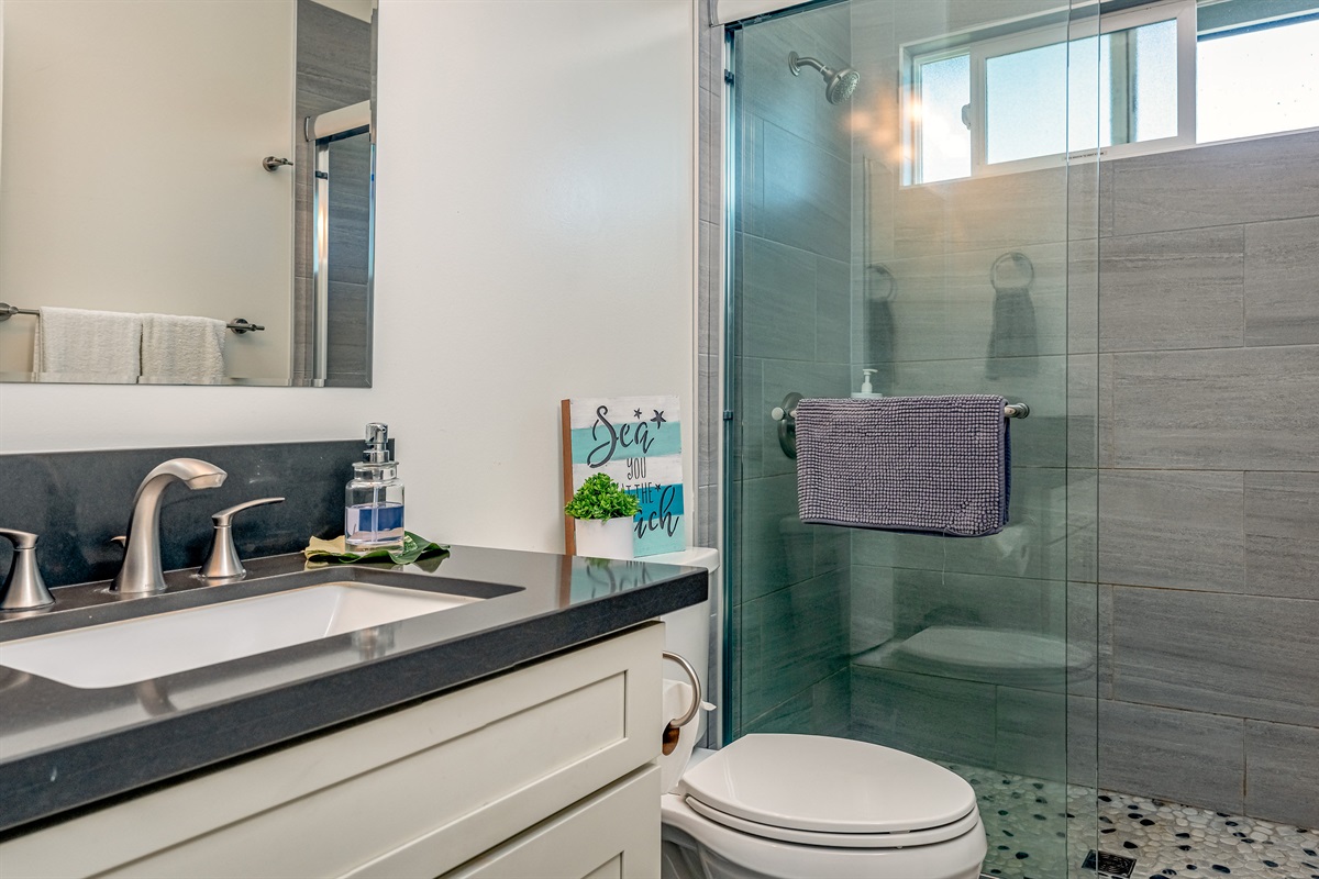 Full Bathroom 4 of 4