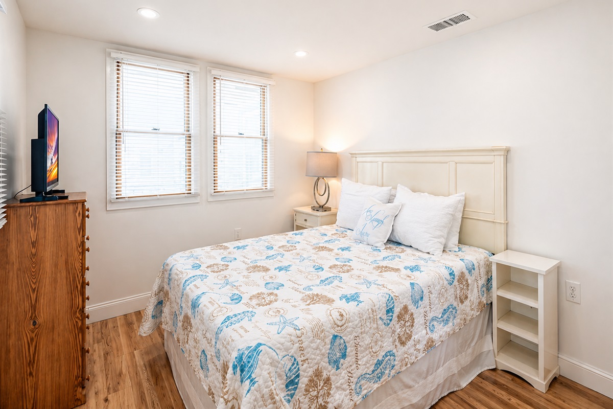 Queen bedroom