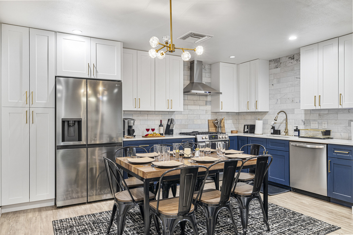 Elegant dining for memorable meals in a stylish, modern kitchen!