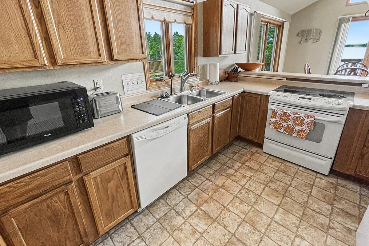 Kitchen - Lower Level Appliances