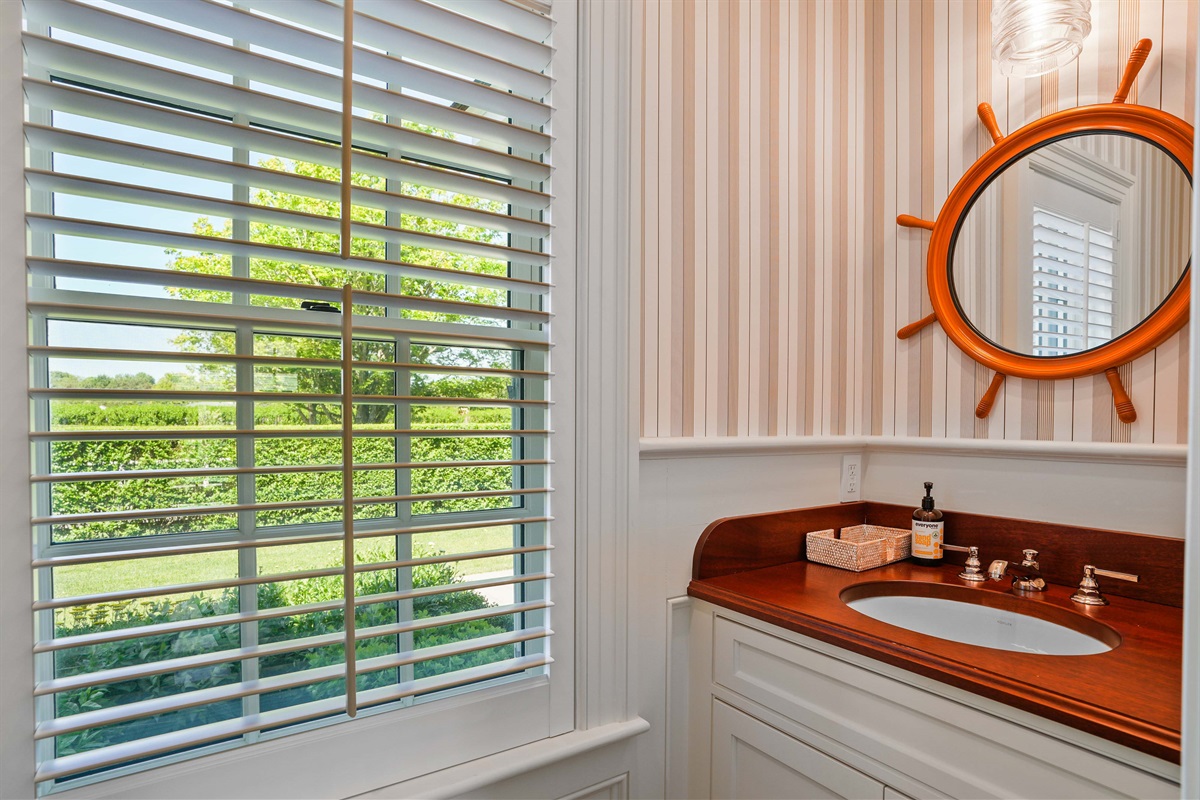 1/2 Bath