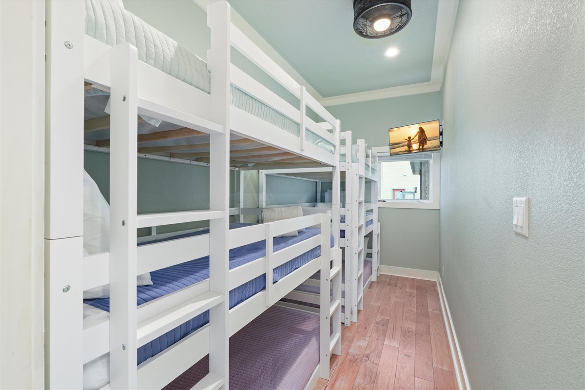 78c9fa0a2829434b9d55feebe3a25a98 Large | Beachhouse | Texas | TX | Vacation Homes | Galveston | Crystal Beach | Kokomo | Breezy Days | Beachfront Elegance | Sunrise Serenity | Southern Sands Property Management, LLC