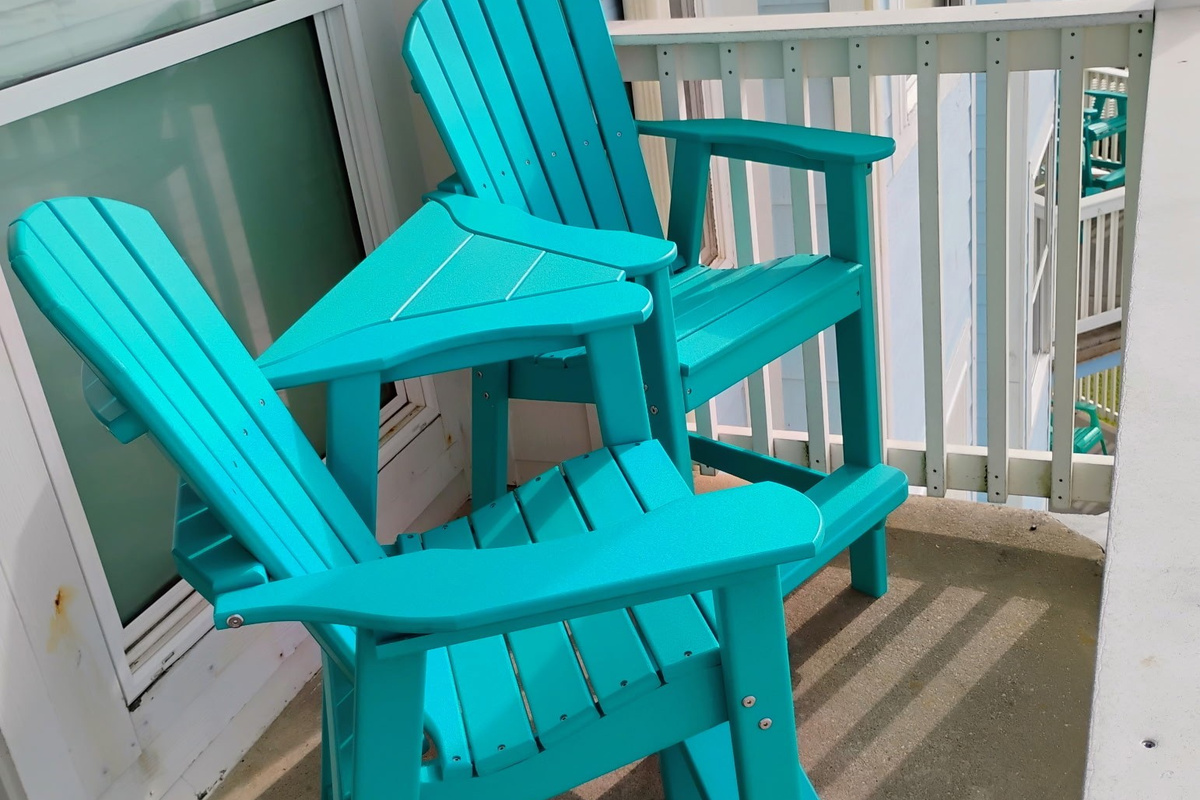 Seating on the balcony