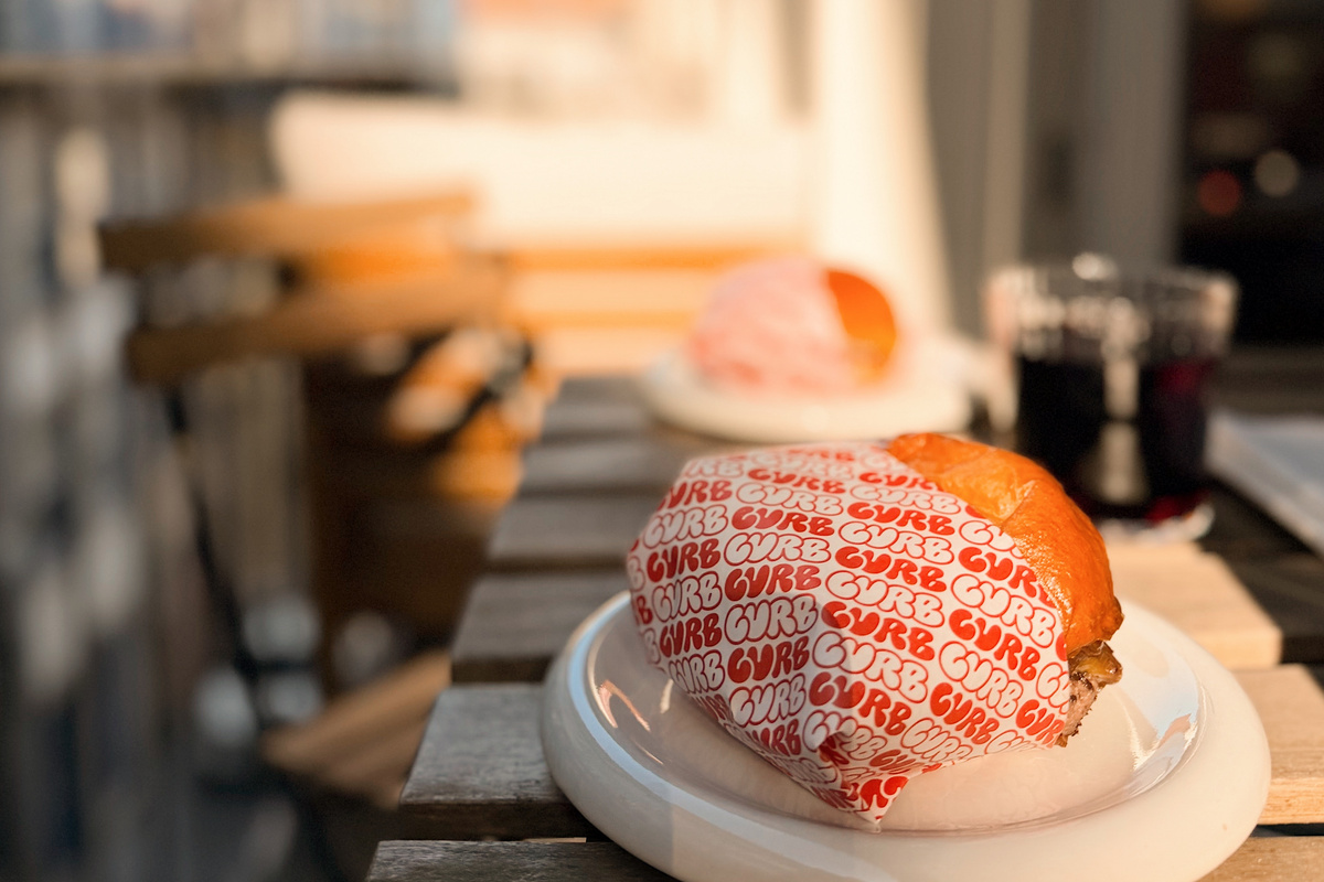 Uber Eats and Glovo delivery. We love to get burgers from Curb :)
