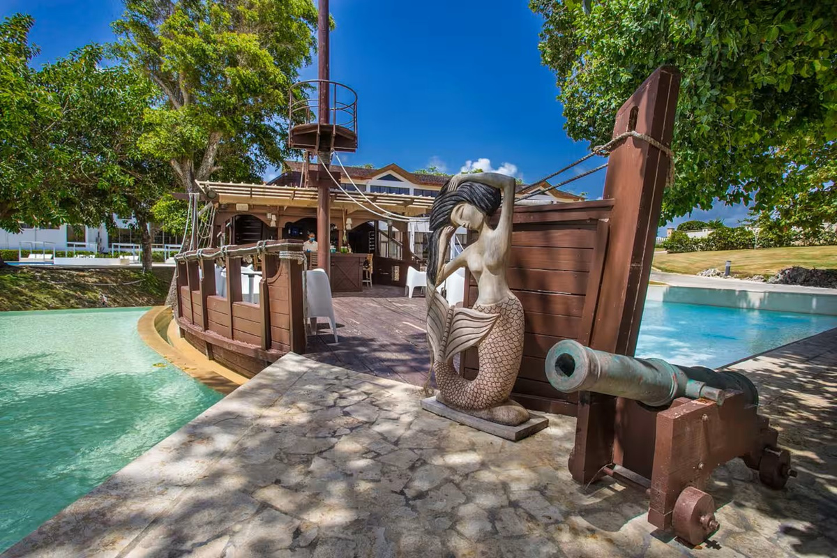 El Barco bar