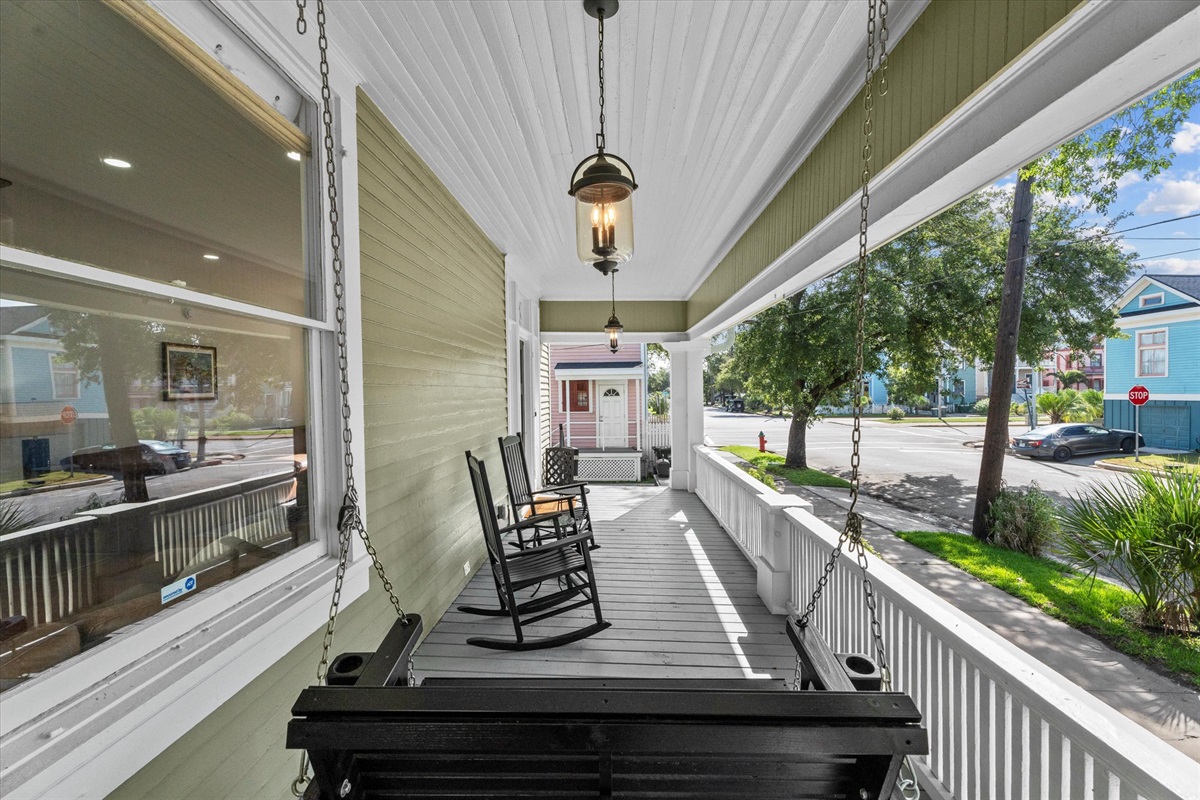 78cf0978deff4a4fbe6d004e827234b4 Large | Beachhouse | Texas | TX | Vacation Homes | Galveston | Crystal Beach | Kokomo | Breezy Days | Beachfront Elegance | Sunrise Serenity | Southern Sands Property Management, LLC