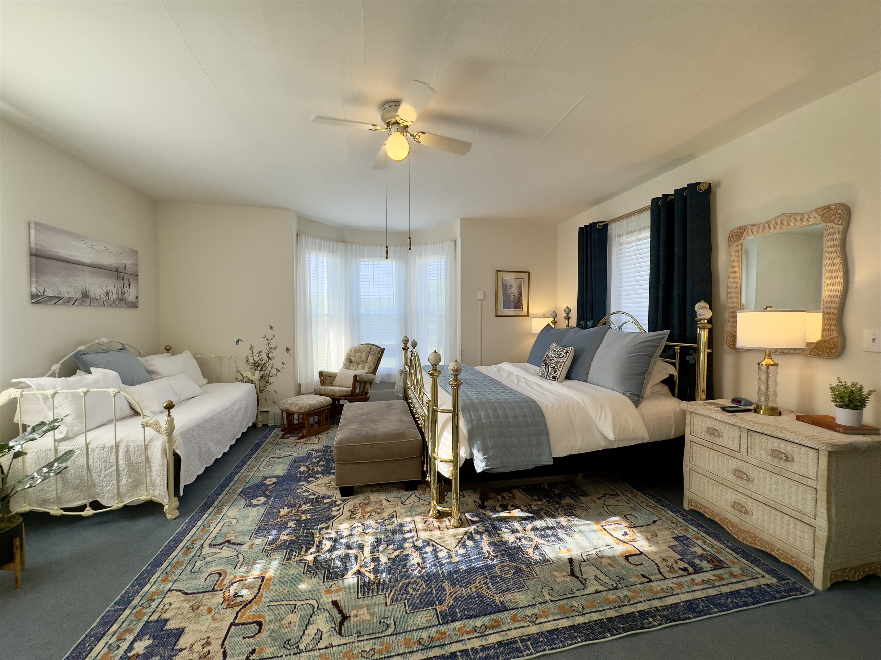 The Nest Nook "Room #1" - Victorian Inn