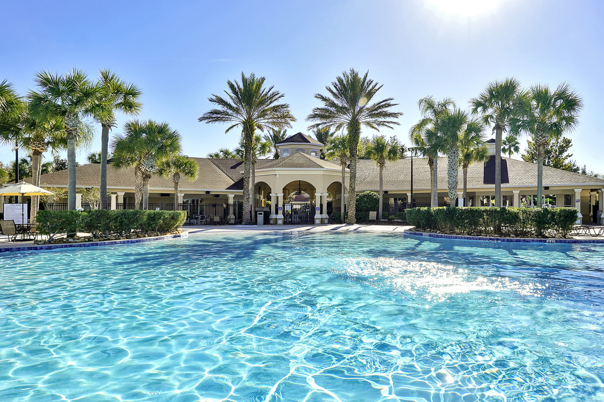 Huge Lagoon Pool