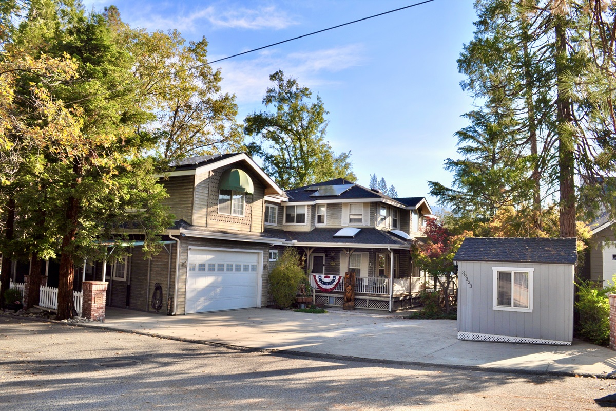 View of house and parking lot from Blue Jay Drive