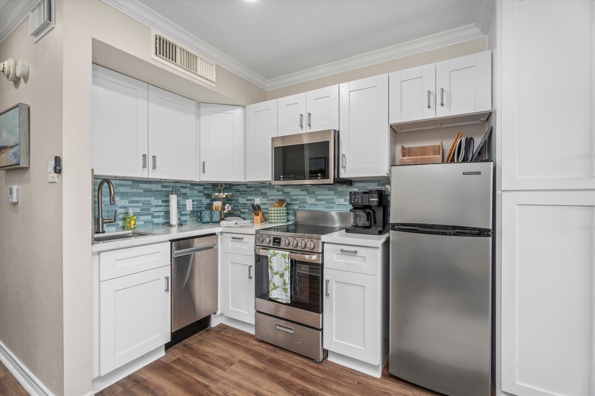 78eac915b13748808a84d06f9a579dc2 Large | Beachhouse | Texas | TX | Vacation Homes | Galveston | Crystal Beach | Kokomo | Breezy Days | Beachfront Elegance | Sunrise Serenity | Southern Sands Property Management, LLC