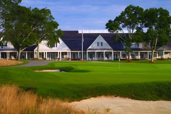 Oyster Harbors Club: 20 min away wedding venue