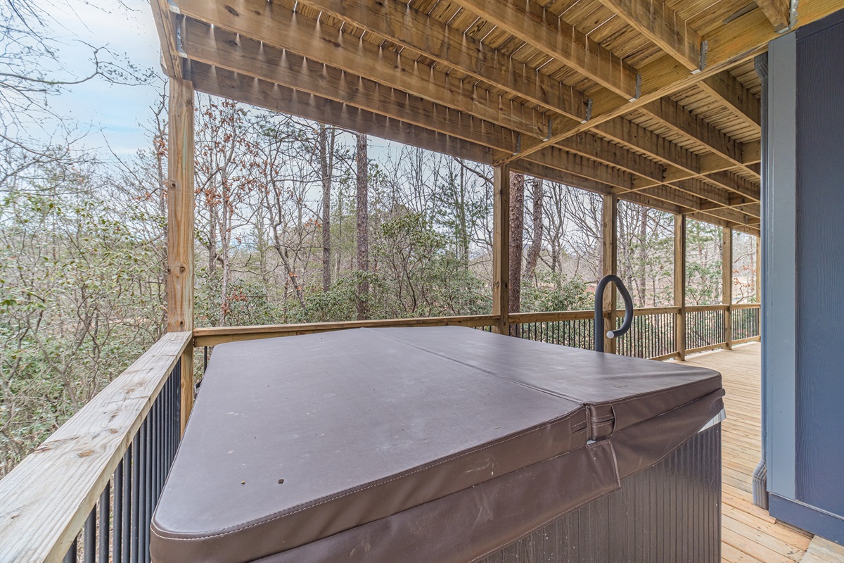 6 Person Hot Tub