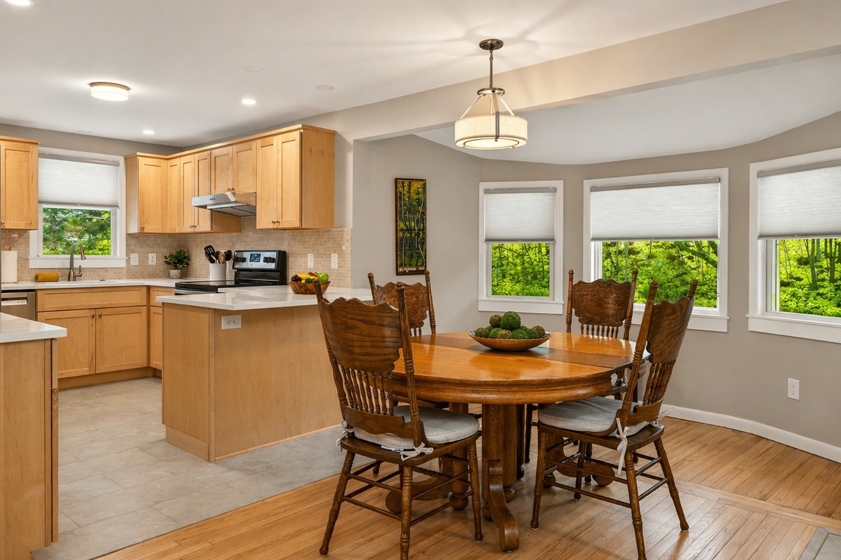 Open kitchen and dinning area