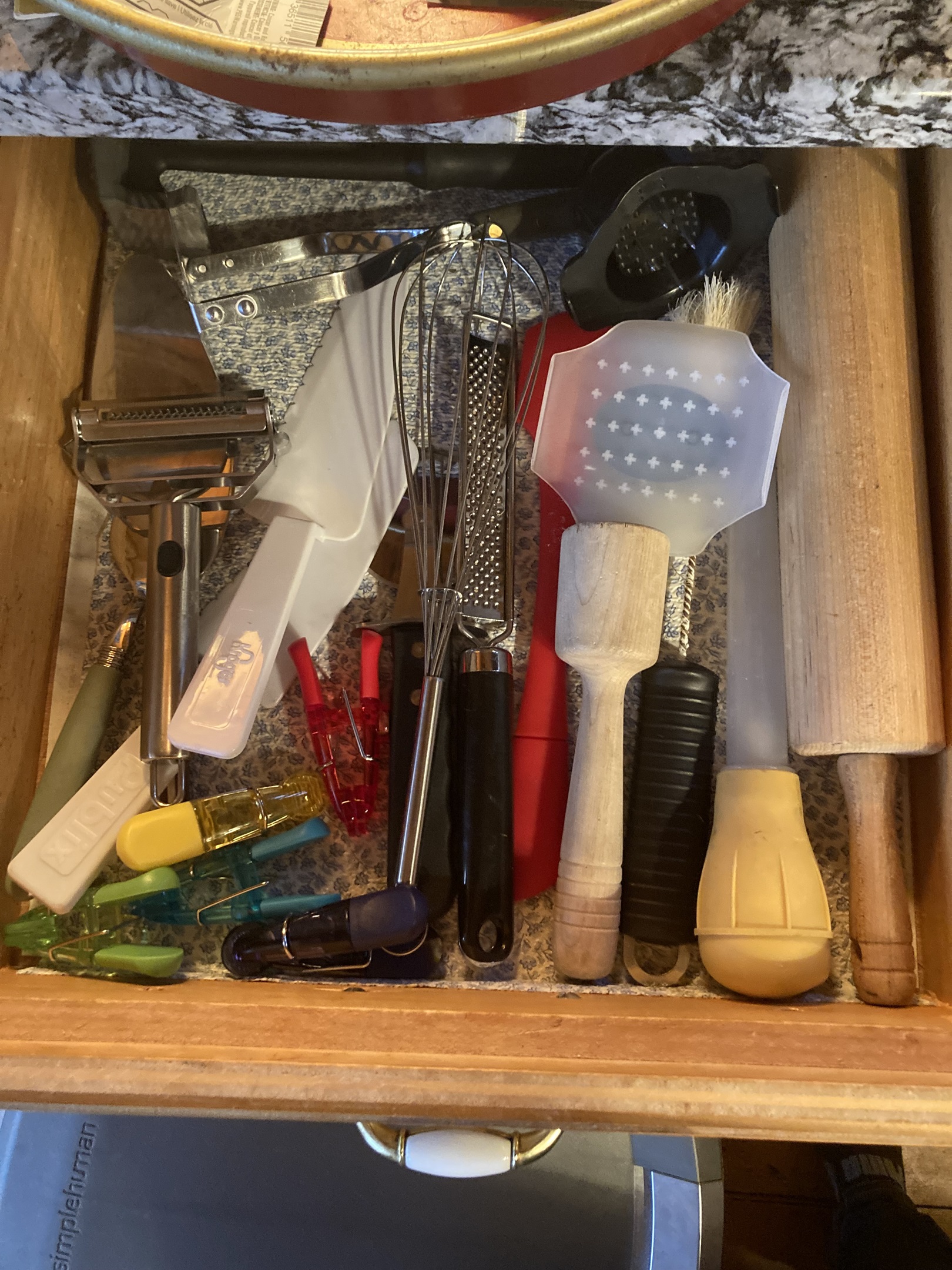 Variety of kitchen utensils for cooking.