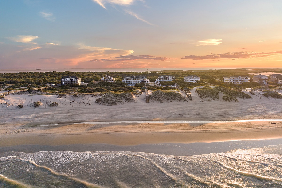 Mark Twain Oceanfront — Pool Deck & Multi-Level Living | Event-Ready Estate | Corolla 4x4, OBX