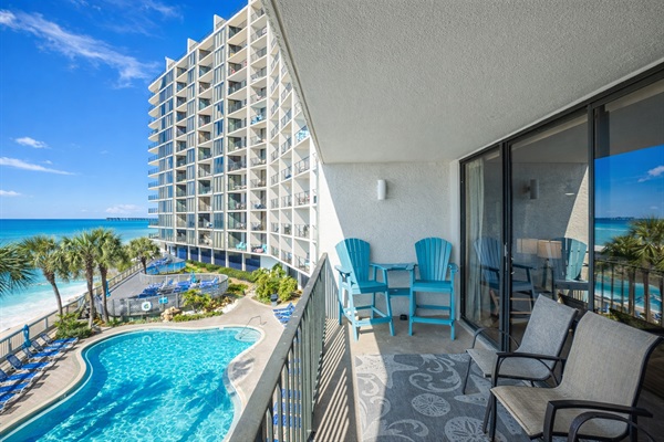 Endless relaxation awaits—enjoy the perfect blend of poolside lounging and stunning ocean views, where the horizon meets tranquility.