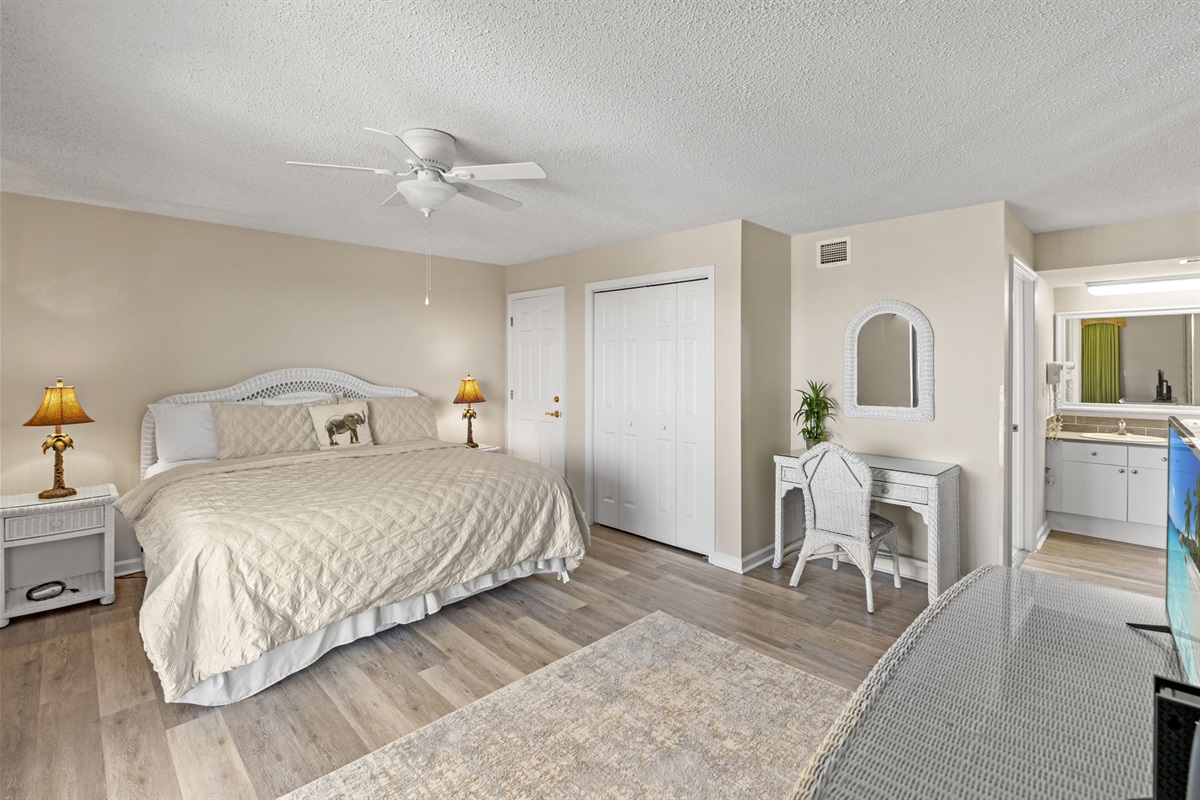 Main Bedroom With King Bed