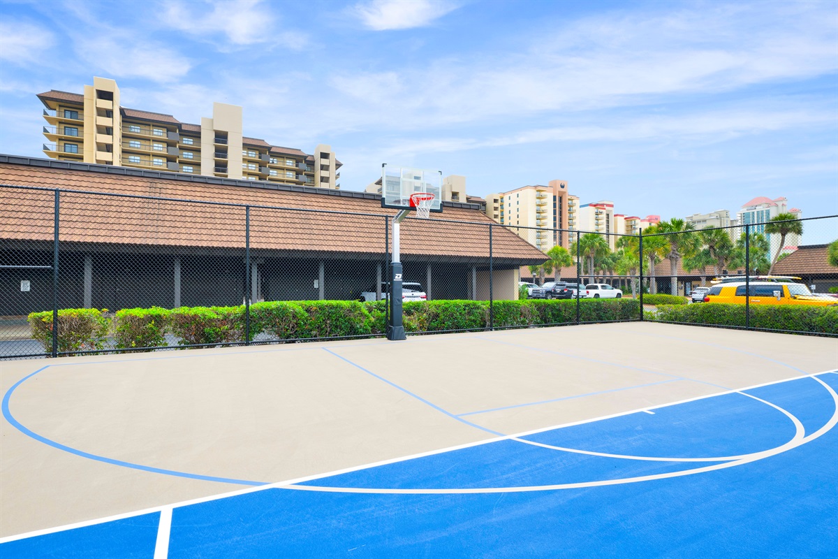 The complex has basketball, tennis and pickleball courts available for guests!!