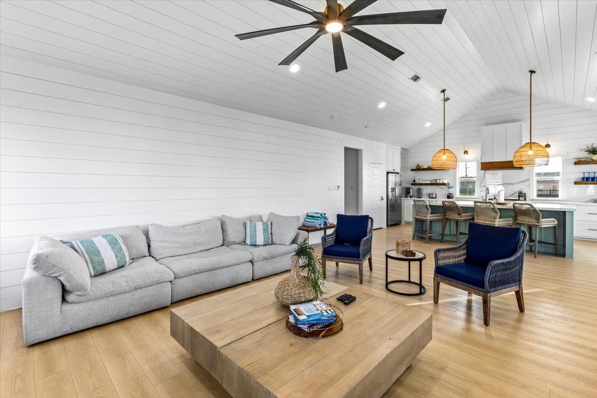 79197b3727ee4e9f99867df4a05ccdb3 Large | Beachhouse | Texas | TX | Vacation Homes | Galveston | Crystal Beach | Kokomo | Breezy Days | Beachfront Elegance | Sunrise Serenity | Southern Sands Property Management, LLC