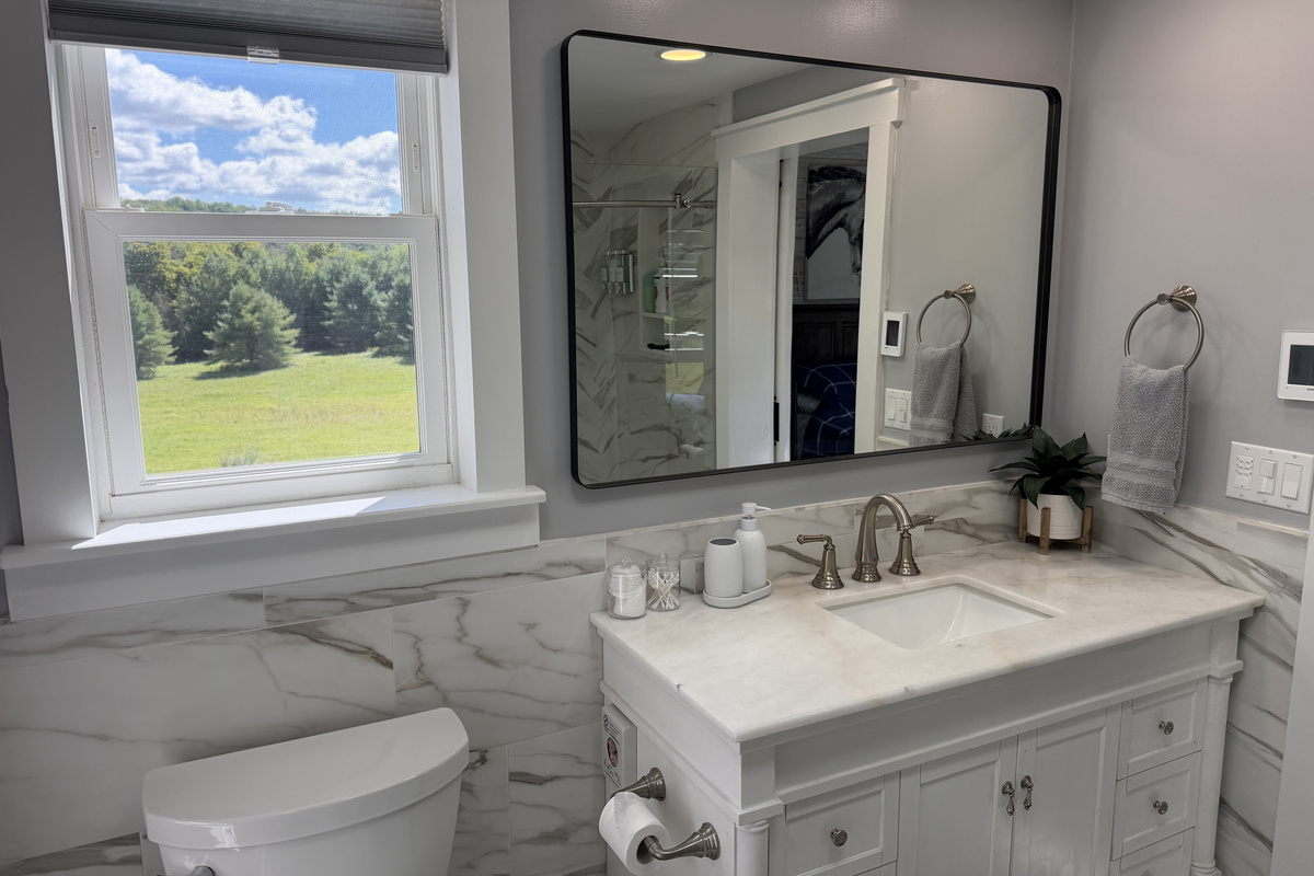 Ensuite bath off King bedroom