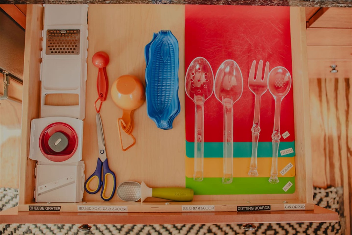 Family-friendly touches, lots of food prep tools