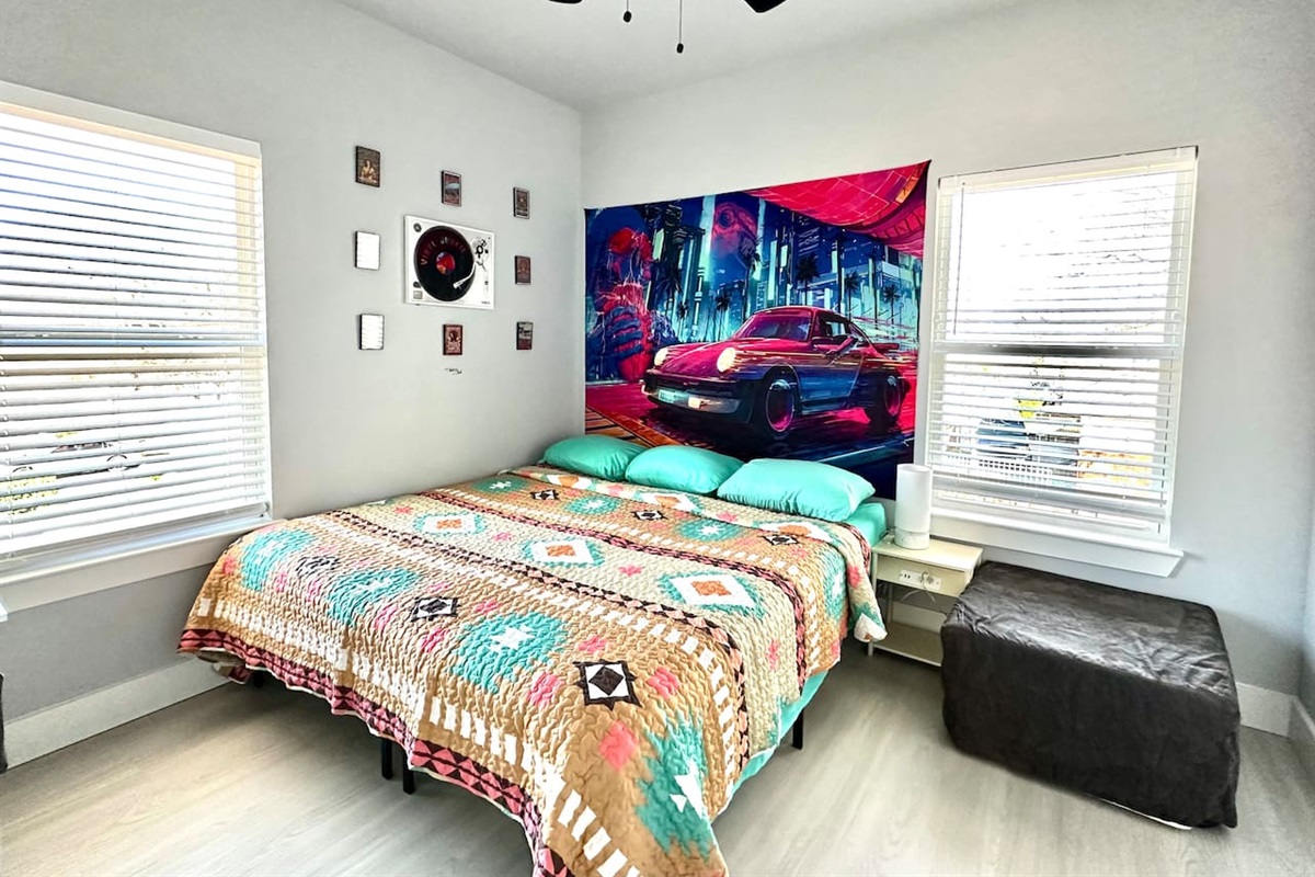 Ottoman bench turns into a twin bed