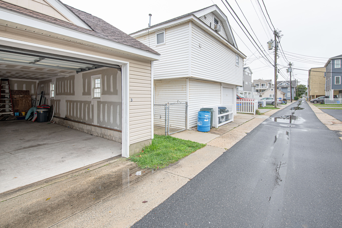 Exterior Alley View