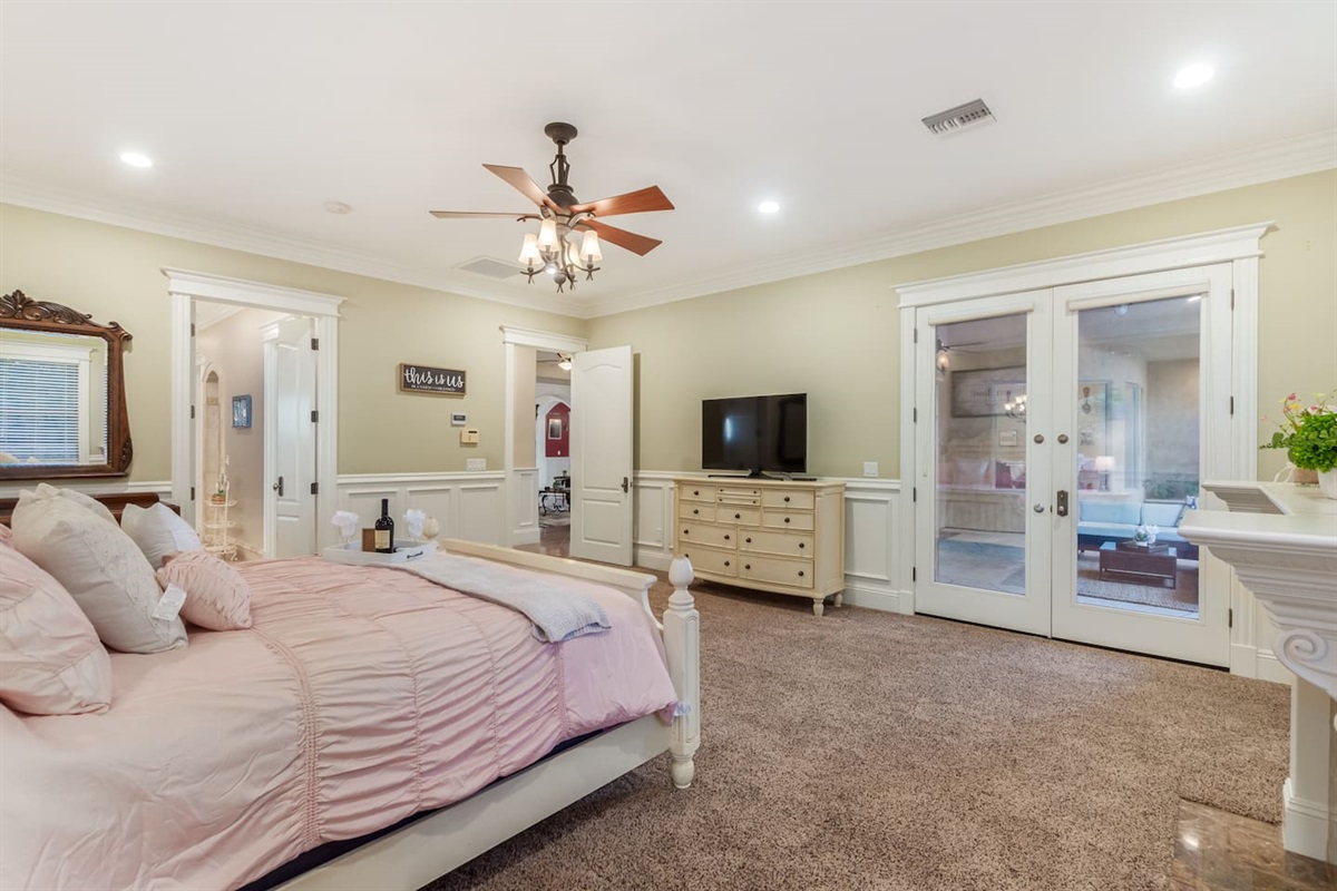 Luxurious 5 Bed; Desert Oasis w/ Pool! — Desert Paradise Retreat | Luxe 5BR w/ Pool in Mesa, Mesa, Arizona — photo 38