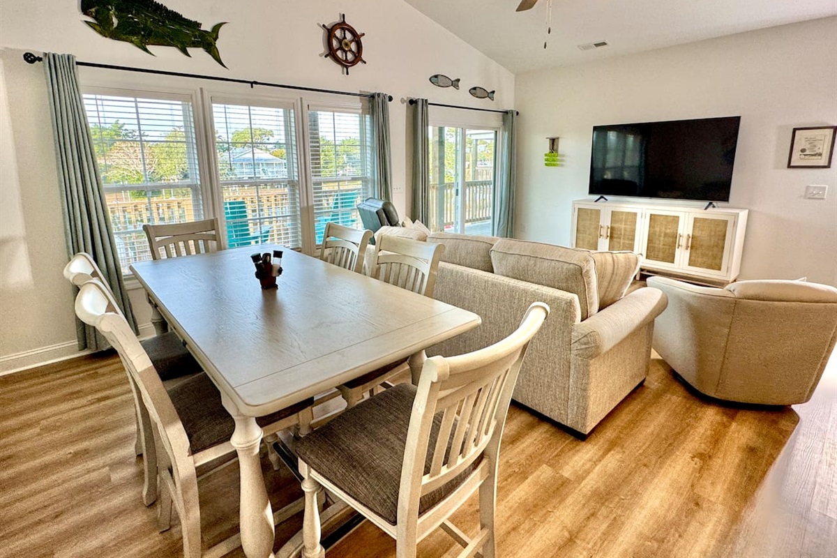 Enjoy a meal with a water view at the dining table or at the kitchen bar seating.