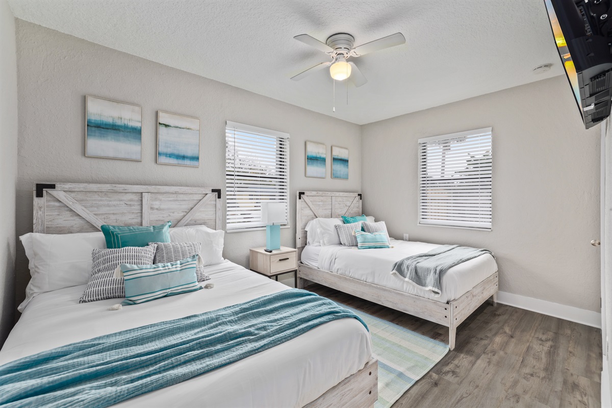 Guest room with two fulls