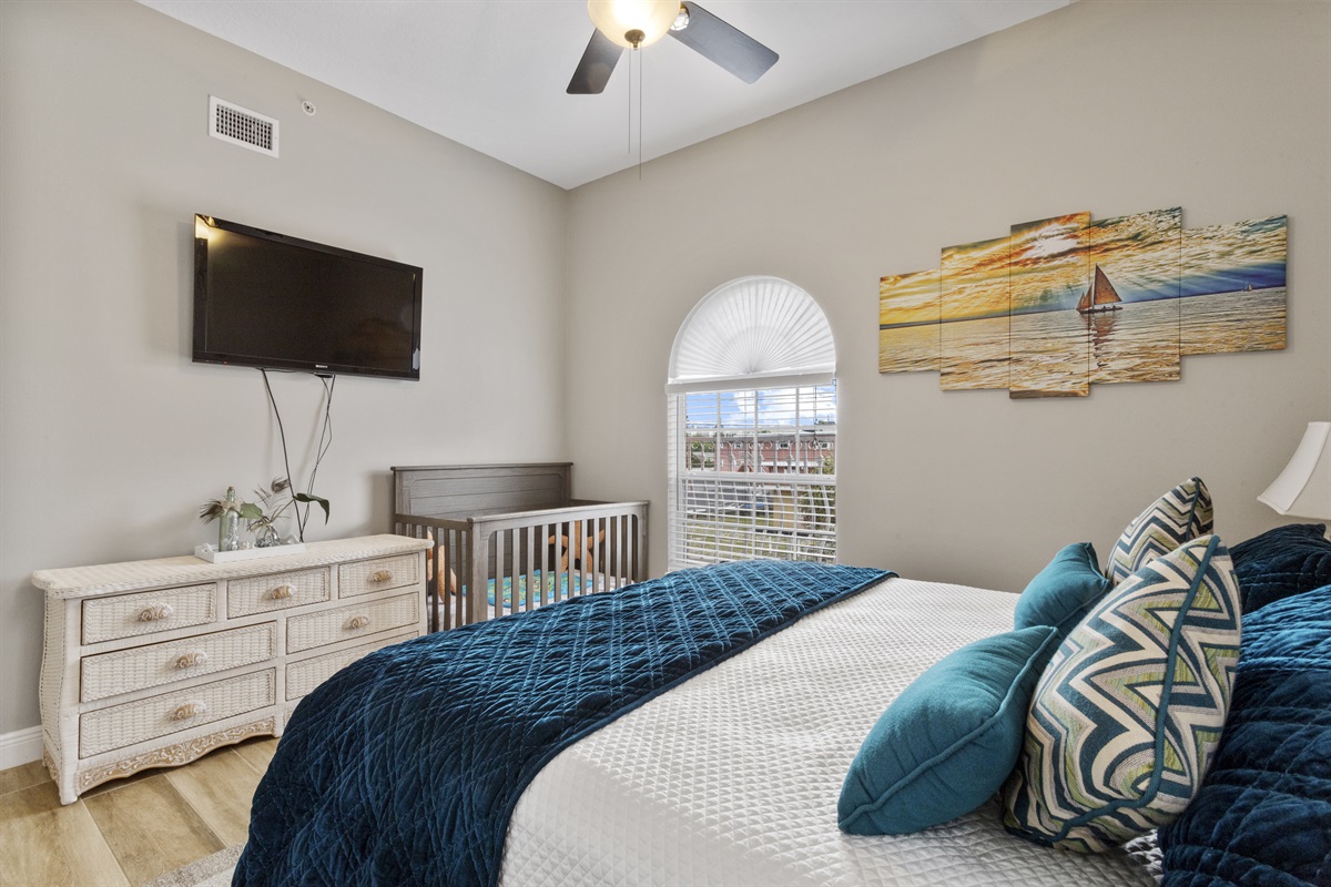 2nd Bedroom, King Bed with baby crib