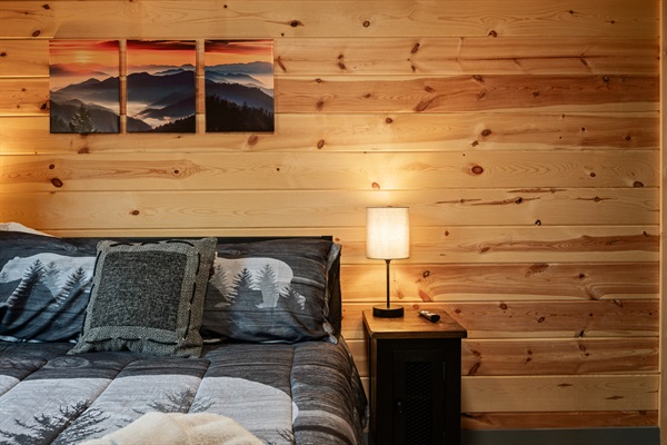 Bedroom 3 - Queen Bed