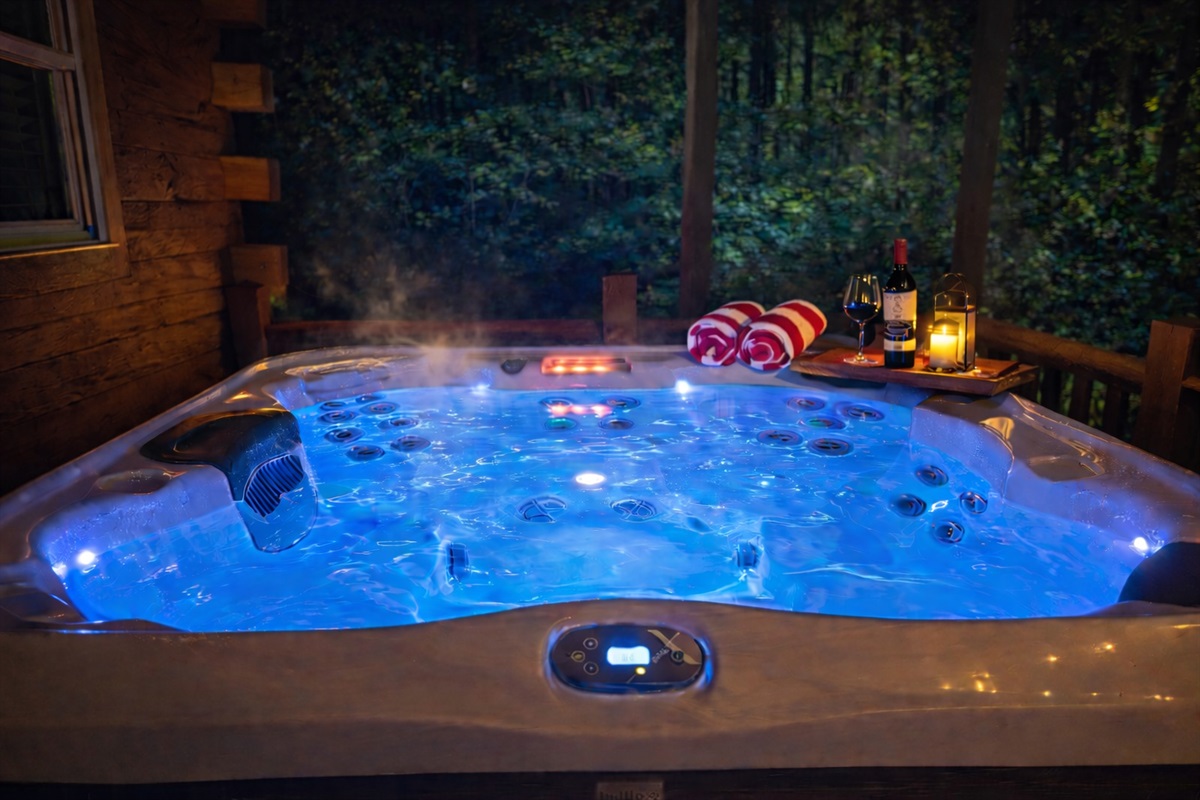 Relaxing evening in the hot tub