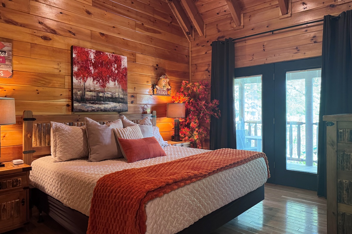 Autumn Room, King  bed, upper level private bath and patio