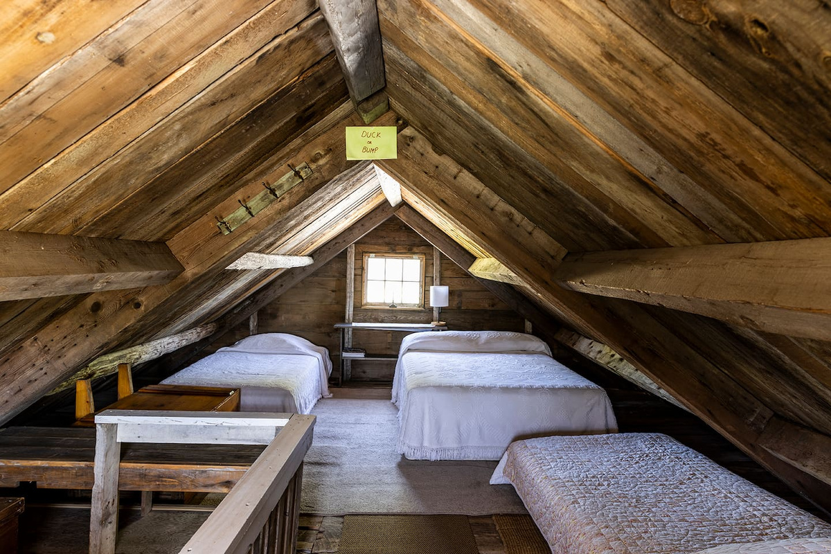 The cozy sleeping loft can sleep up to 6 guests