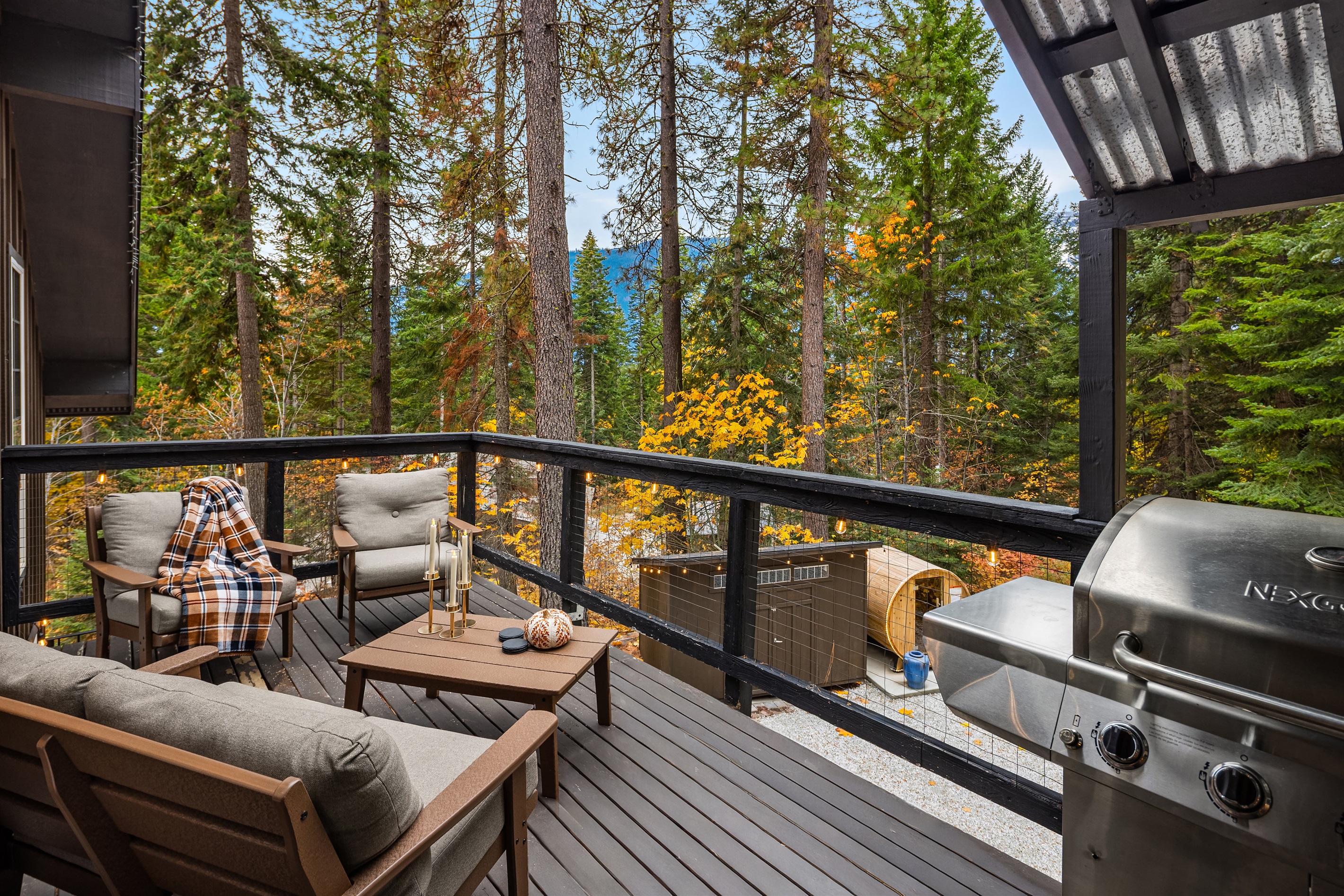 Upper deck with lounging and BBQ, propane provided