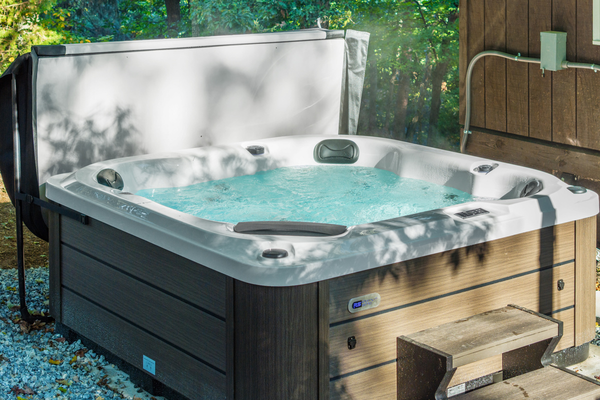 This new hot tub seats 7