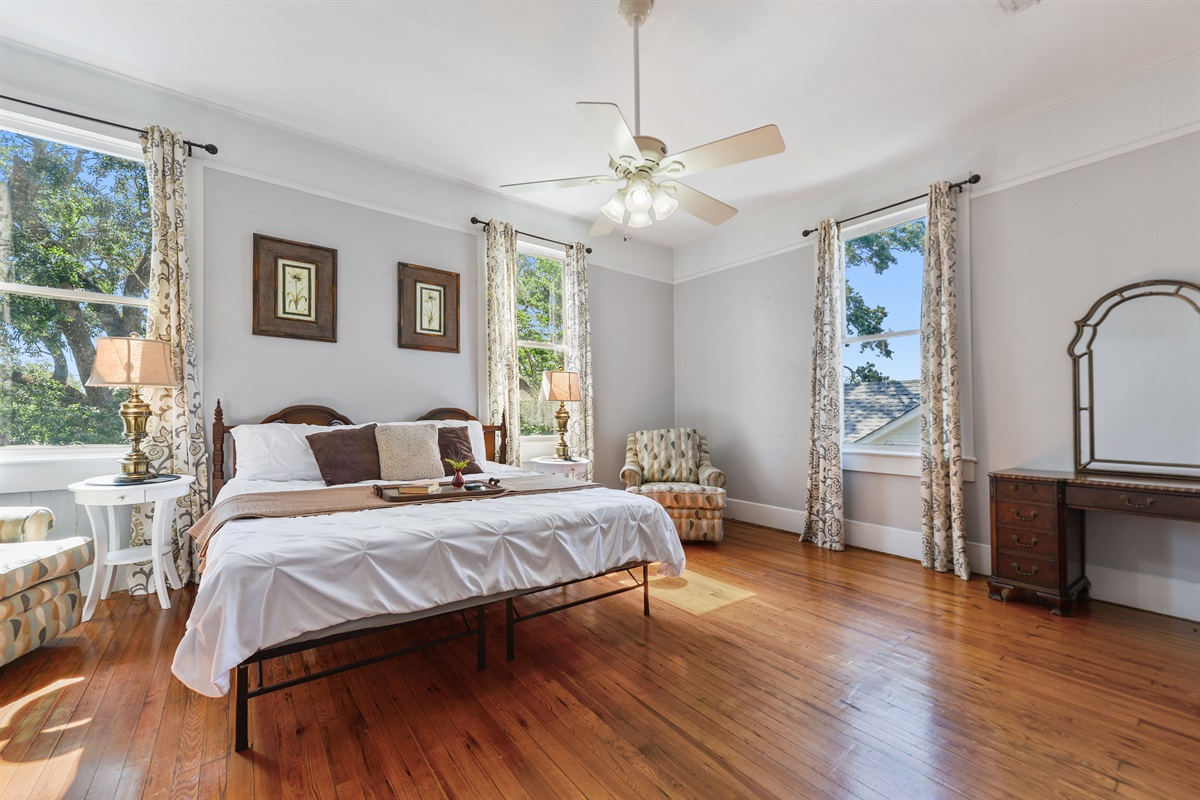 Bedroom 3. Upstairs. King bed. Smart tv.
