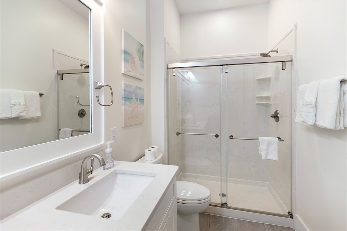 Bathroom (2nd Floor Ensuite)