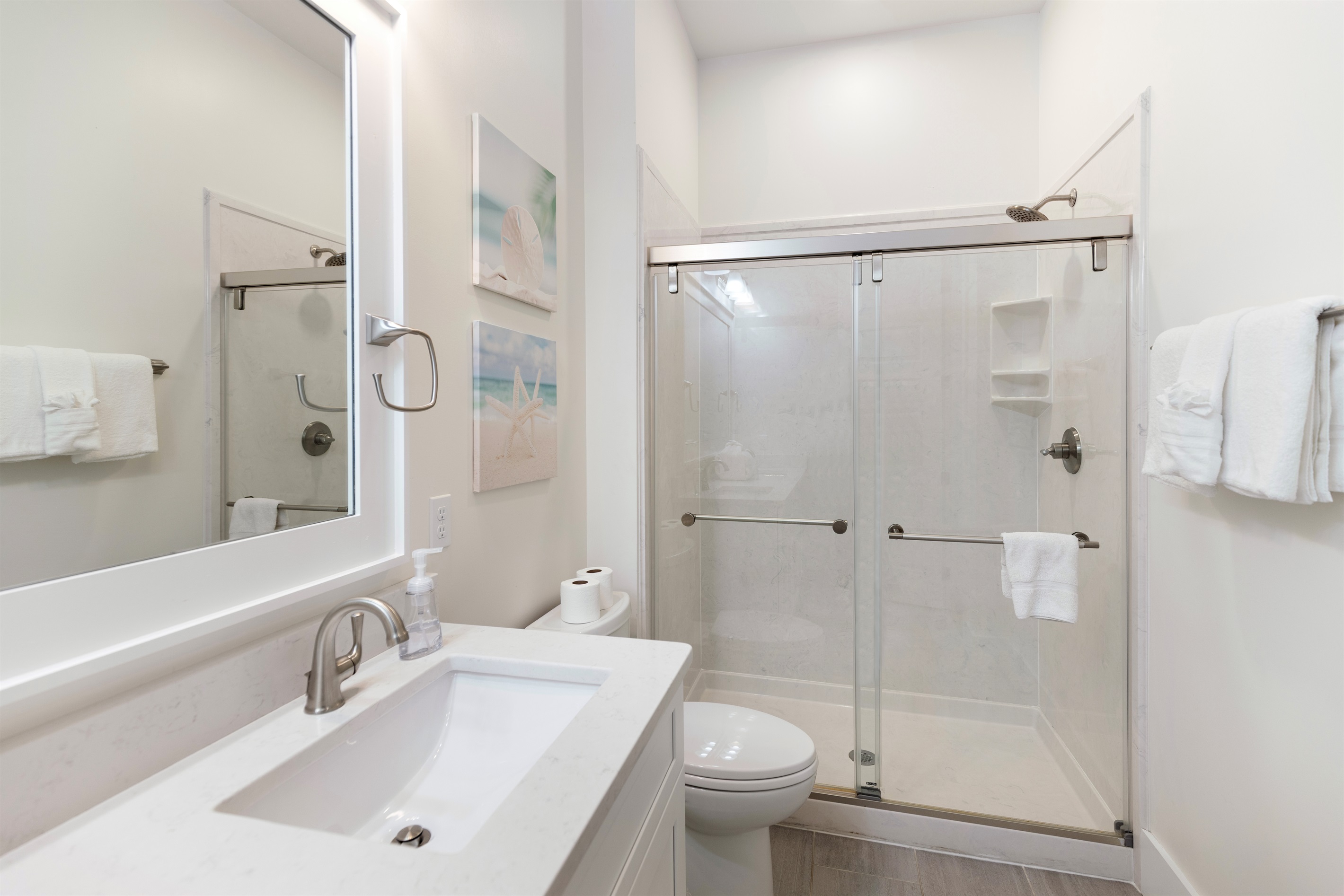 Bathroom (2nd Floor Ensuite)